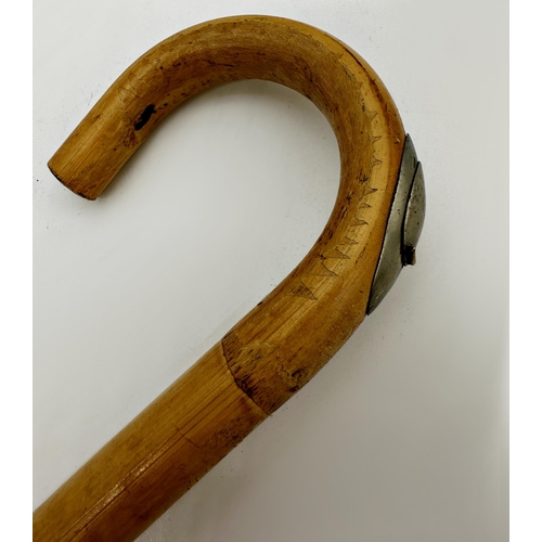 478 - Crook handled horse measuring stick, 99cm long