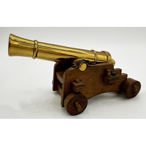 1177 - Scale model of a brass canon, 22cm long