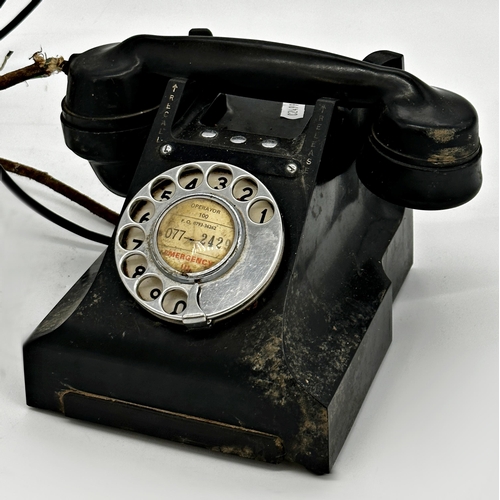 1130 - Vintage Bakelite telephone