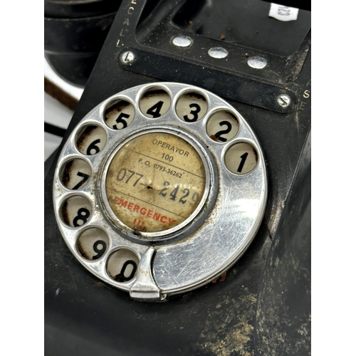 1130 - Vintage Bakelite telephone