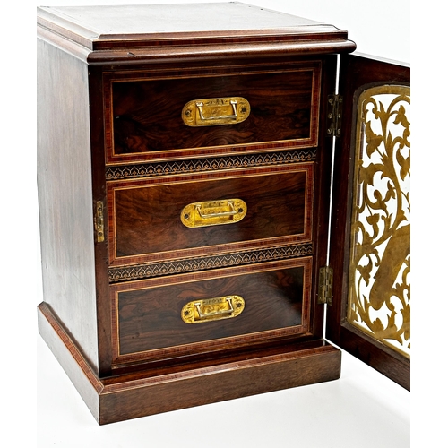 550 - Good quality 19th century walnut table top cabinet, the glazed door fitted with a gilt pierced metal... 