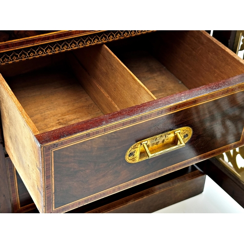 550 - Good quality 19th century walnut table top cabinet, the glazed door fitted with a gilt pierced metal... 