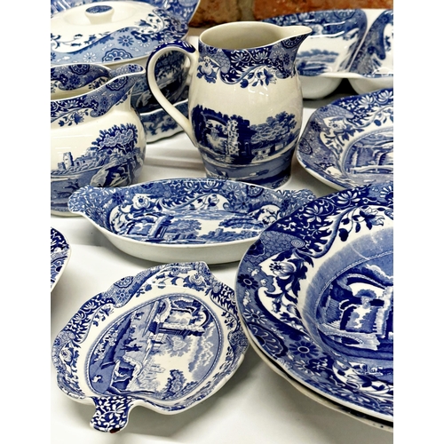 453 - Large collection of Spode Italian pattern porcelain, comprising plates, jugs, dishes, tureens etc