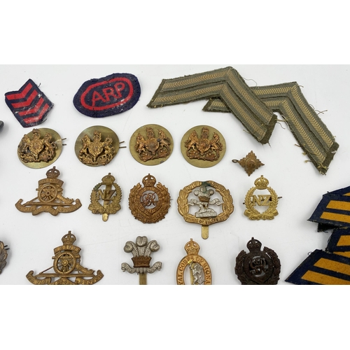 416 - Interesting mixed military ephemera lot mainly linked to Sergeant Harry Swainbank, comprising The De... 