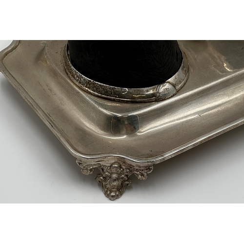 87 - Good novelty silver plated desk standish, with a pair of horse hoof ink stands, 38cm long