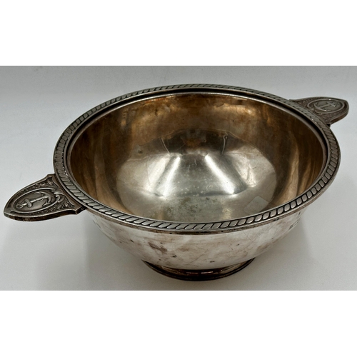 88 - Good quality American naval twin handled fruit bowl, with cast anchor handled and rope twist rim, 12... 