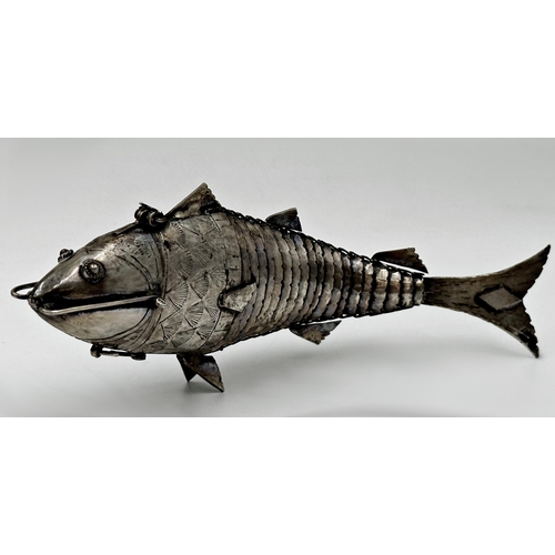 160 - Eastern silver articulated fish, 22cm long, 5oz approx