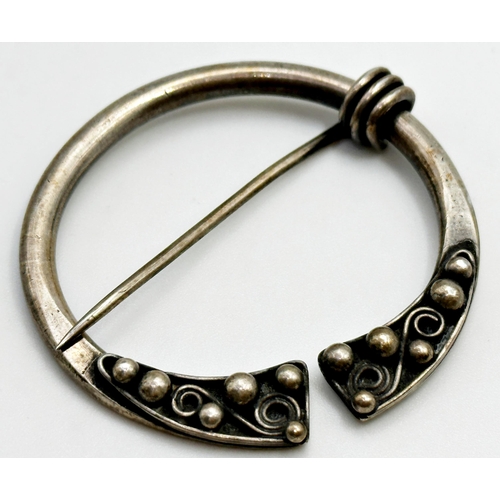 233 - 1940s Scottish Arts & Crafts silver kilt pin, maker Elizabeth Henry Kirkwood, Edinburgh 1944, 5.5cm ... 