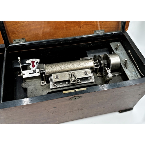 55 - 19th century walnut PVF (Paillard Vaucher Fils) interchangeable music box, fitted with two concealed... 