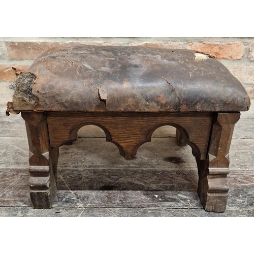 1341 - 19th century Gothic Revival oak prayer stool with leather horse hair upholstery, 30 x 43cm