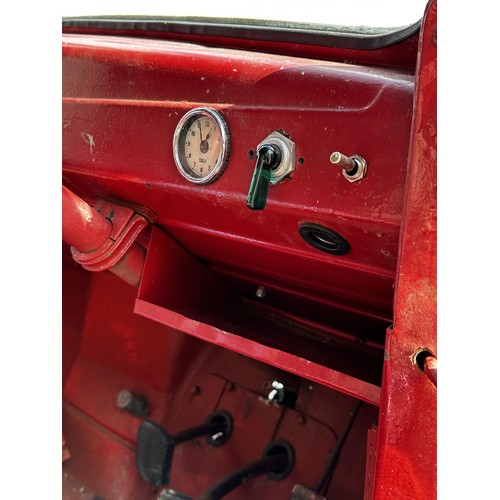 1092 - 1940s Bedford MSD Flat Lorry, XVV 913, Chassis no MSD 24440, Engine no 2699, both numbers correspond... 