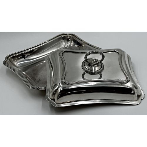 194 - Early 20th century silver lidded entrée dish, maker Thomas Bradbury & Sons, London 1915, 13cm high x... 