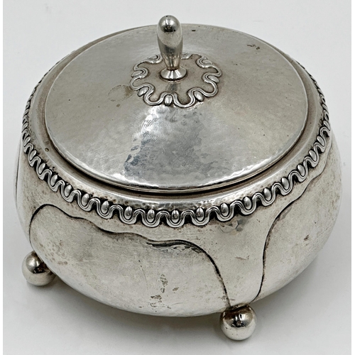 204 - Attractive 1920s Swedish silver lidded box, in the Arts and Crafts manner, stylised darted rim and h... 