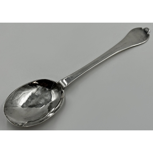 197 - Willaim III silver trefid spoon, maker Lawrence Coles, London 1699, 18cm long, 1.2oz approx