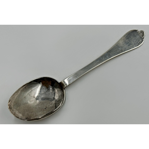 198 - William III silver trefid spoon, maker William Petley, London 1699, 18cm long, 1.2oz approx