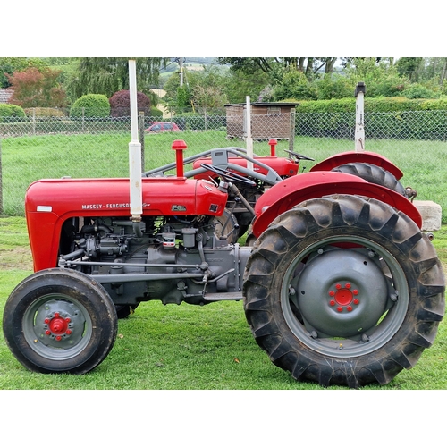 142 - Vintage Massey Ferguson 35 grey and red diesel tractor, starts and drives with working hydraulics, i... 