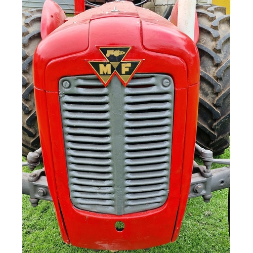 142 - Vintage Massey Ferguson 35 grey and red diesel tractor, starts and drives with working hydraulics, i... 