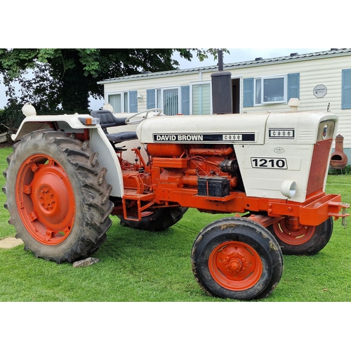 146 - Vintage Case David Brown 1210 diesel tractor, starts and drives, in very good restored condition