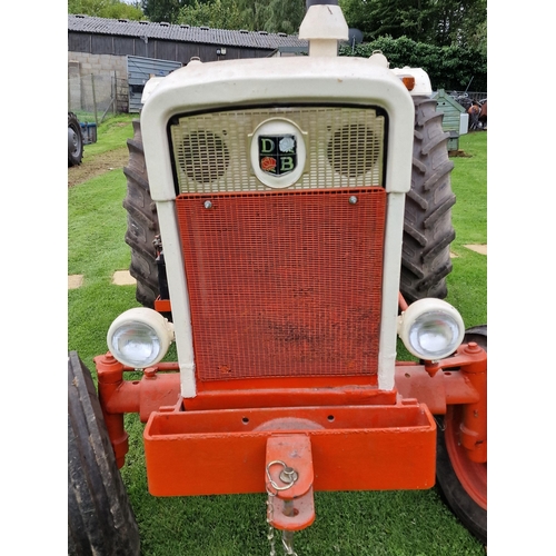 146 - Vintage Case David Brown 1210 diesel tractor, starts and drives, in very good restored condition