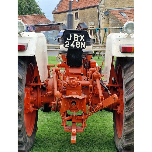 146 - Vintage Case David Brown 1210 diesel tractor, starts and drives, in very good restored condition