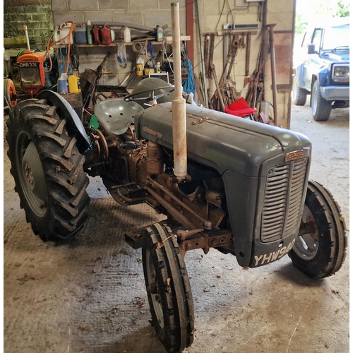 148 - Vintage Ferguson 35 grey and gold diesel tractor, starts and runs with working hydraulics, in very g... 