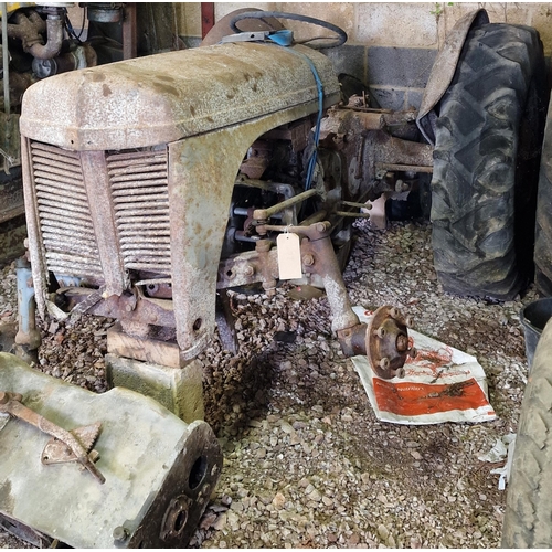 153 - Vintage Ferguson T20 tractor for parts/restoration