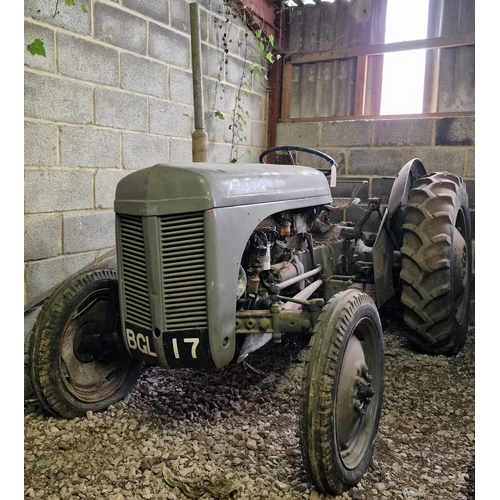 156 - Vintage Ferguson T20 grey petrol/TVO powered tractor, needs a new battery but should start, registra... 