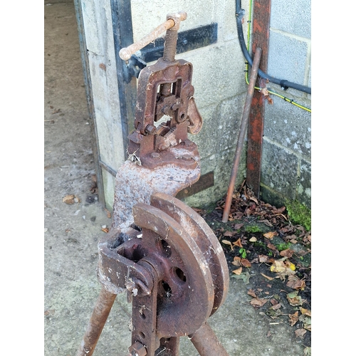 94 - Vintage pipe bender