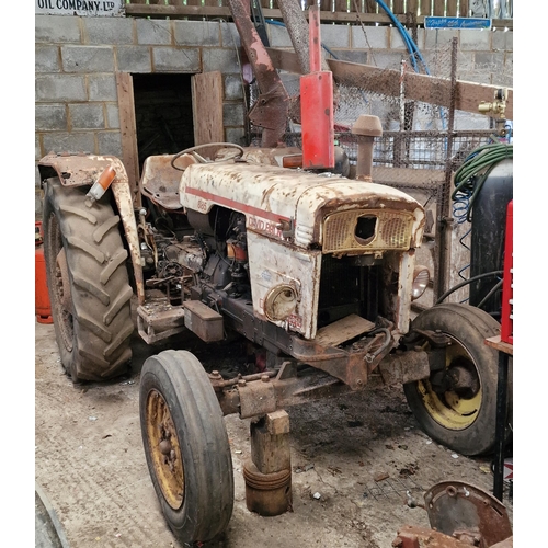 147 - Vintage Case David Brown 885 diesel tractor for parts/restoration