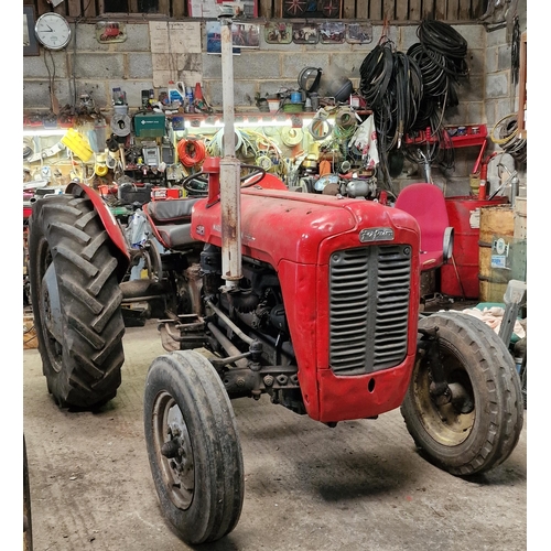 149 - Vintage Massey Ferguson 35 grey and red diesel tractor, starts and runs with working hydraulics, in ... 