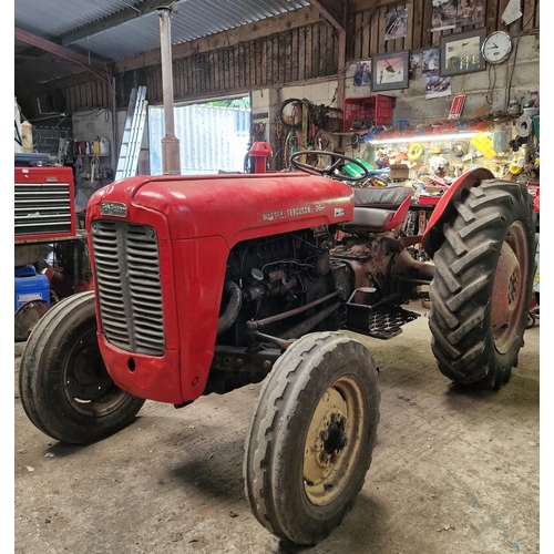 149 - Vintage Massey Ferguson 35 grey and red diesel tractor, starts and runs with working hydraulics, in ... 