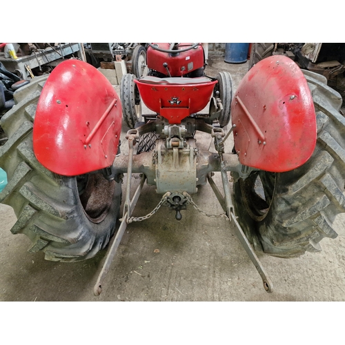 149 - Vintage Massey Ferguson 35 grey and red diesel tractor, starts and runs with working hydraulics, in ... 