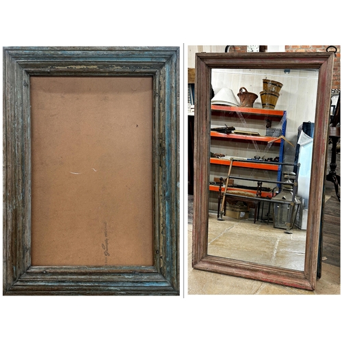 1133 - A good decorative Indian teak framed wall mirror with painted and distressed finish, 114 x 85cm toge... 