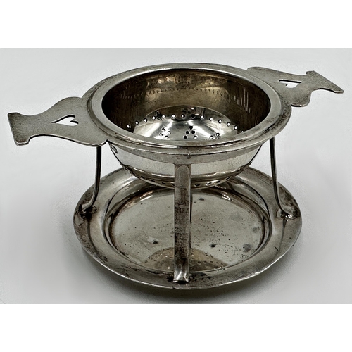 276 - Mixed collection of silver to include William Comyns brush pot, pair of peppers, bone handled dust p... 