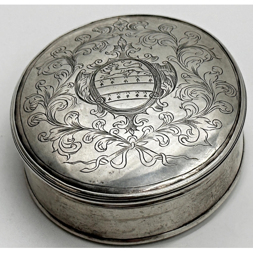 293 - 17th century silver oval lidded box, engraved with a lion shield framed by acanthus, maker PH, Londo... 