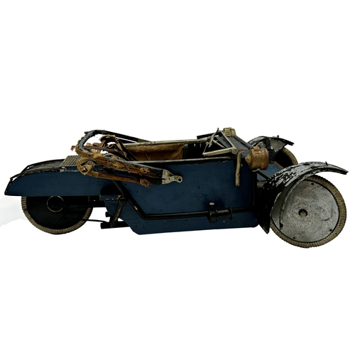 708 - Good quality scale model of an early 3-wheeler Morgan, 47cm long