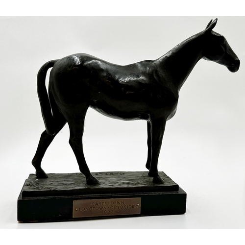 609 - Good quality 1920s bronze study of a standing racehorse, indistinctly signed Ravnay?, on wooden plin... 