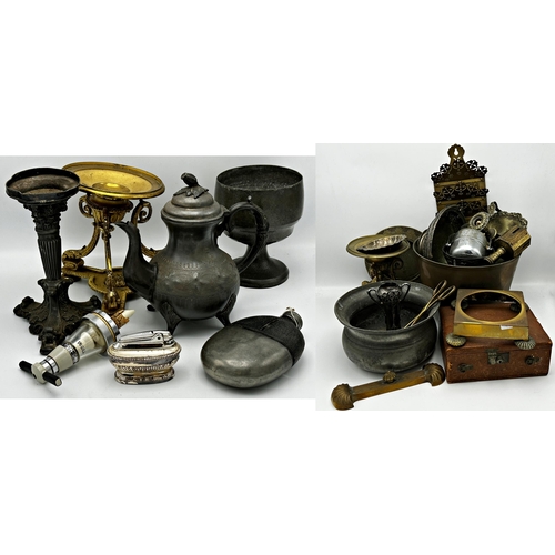 655 - Mixed collection of metalware to include a possible Chinese brass cauldron together with a further p... 