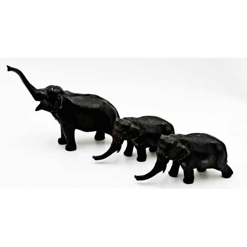 509 - A good quality Japanese cast bronze elephant, stamped calligraphy signature to base, 10.5cm high x 1... 