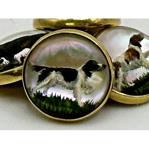 105 - Good quality pair of 14k Essex crystal intaglio cufflinks, set with gun dogs, 12.3g