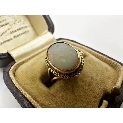 177 - Good 9ct opal ring, 1.5ct size stone, size L, 2.3g