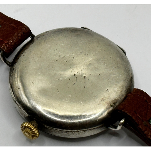 21 - WWI silver Elgin trench watch, 32mm case, enamel dial with red number 12 and subsidiary second dial,... 