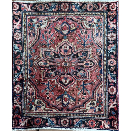 1598 - Persian Hamadan rug, red ground L97 x W82cm