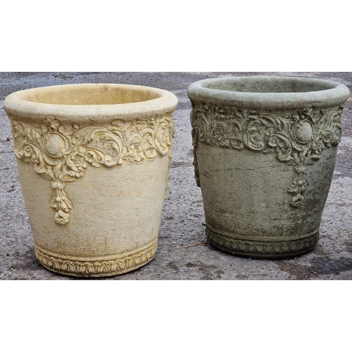 1081 - Willowstone - A pair of reconstituted stone circular garden planters with scrolling acanthus detail,... 