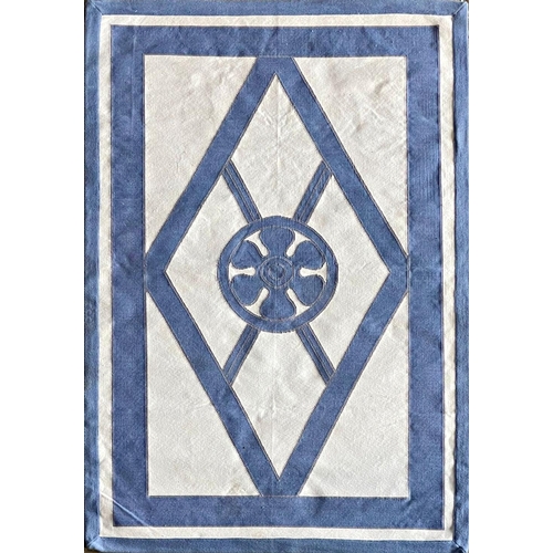 1602 - Andrew Martin Modern Flatweave Rug, Blue and Cream with Central floral motif
LL181 x W123cm