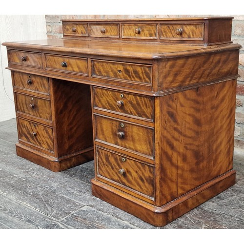 1311 - Good quality 19th century satin birch three piece kneehole writing desk/dressing table with moulded ... 