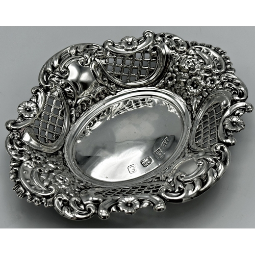 272 - Good quality Victorian style silver bonbon dish, maker R E Porter, Birmingham 1979, 15cm long, 3oz a... 