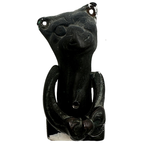 631 - Humorous 19th century bronze door knocker in the form of a cat, 8cm high