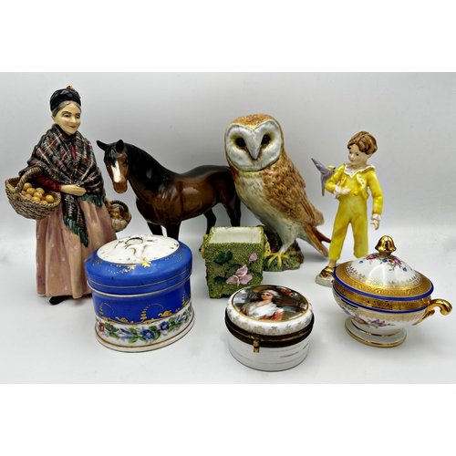 485 - Mixed collection of decorative porcelain to include Royal Worcester 'Parakeet' figure, Royal Doulton... 