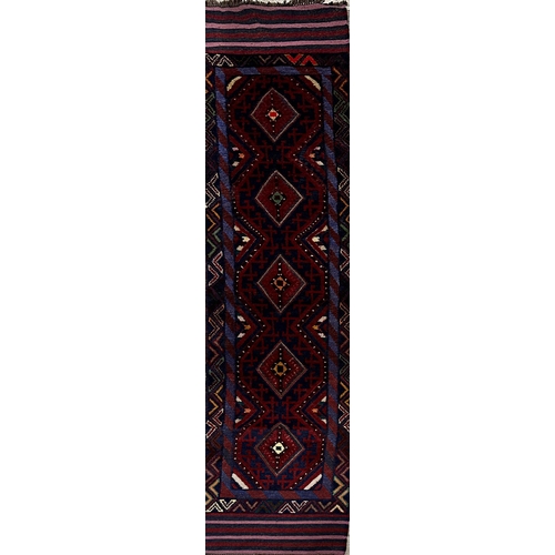 483 - Red Meshwani runner. Measures 260 x 52cm